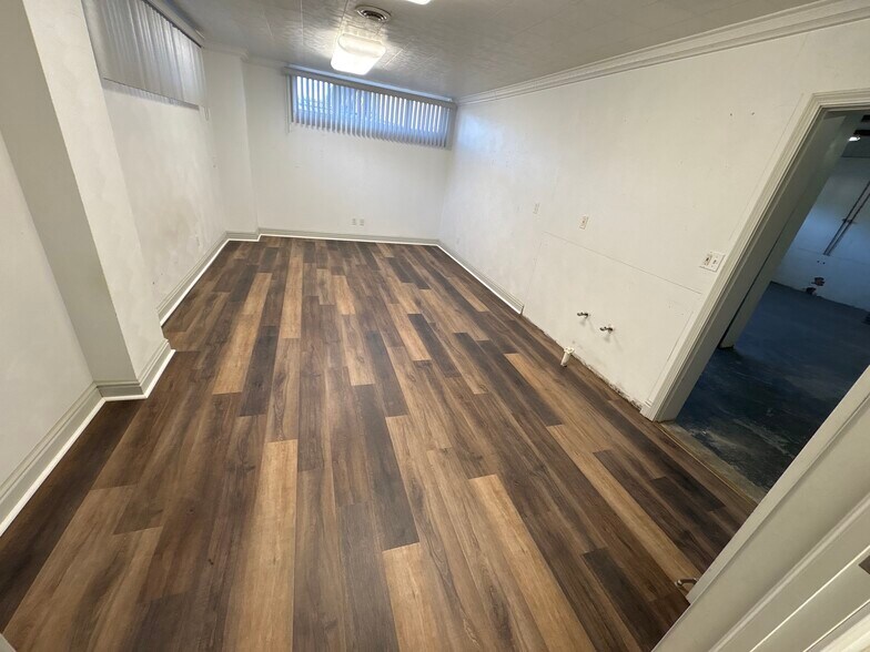 1511 Commerce St, Wellsburg, WV à louer - Photo intérieure – Image 3 sur 6