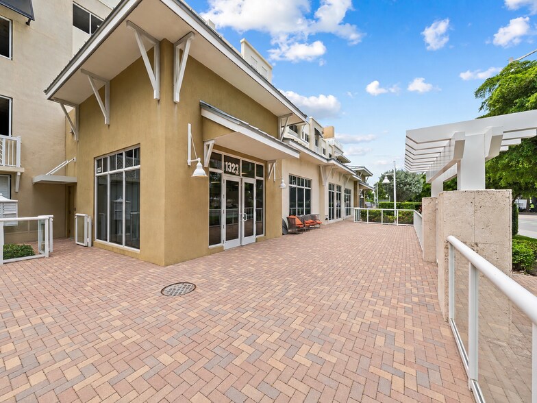 1333 S Ocean Blvd, Pompano Beach, FL à louer - Photo de l’immeuble – Image 3 sur 24
