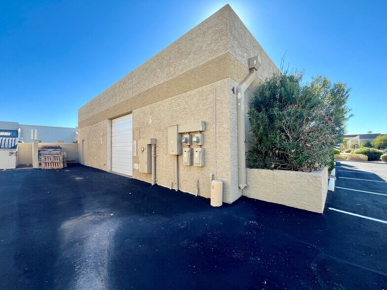 7730 E Redfield Rd, Scottsdale, AZ à louer - Photo de l’immeuble – Image 3 sur 3