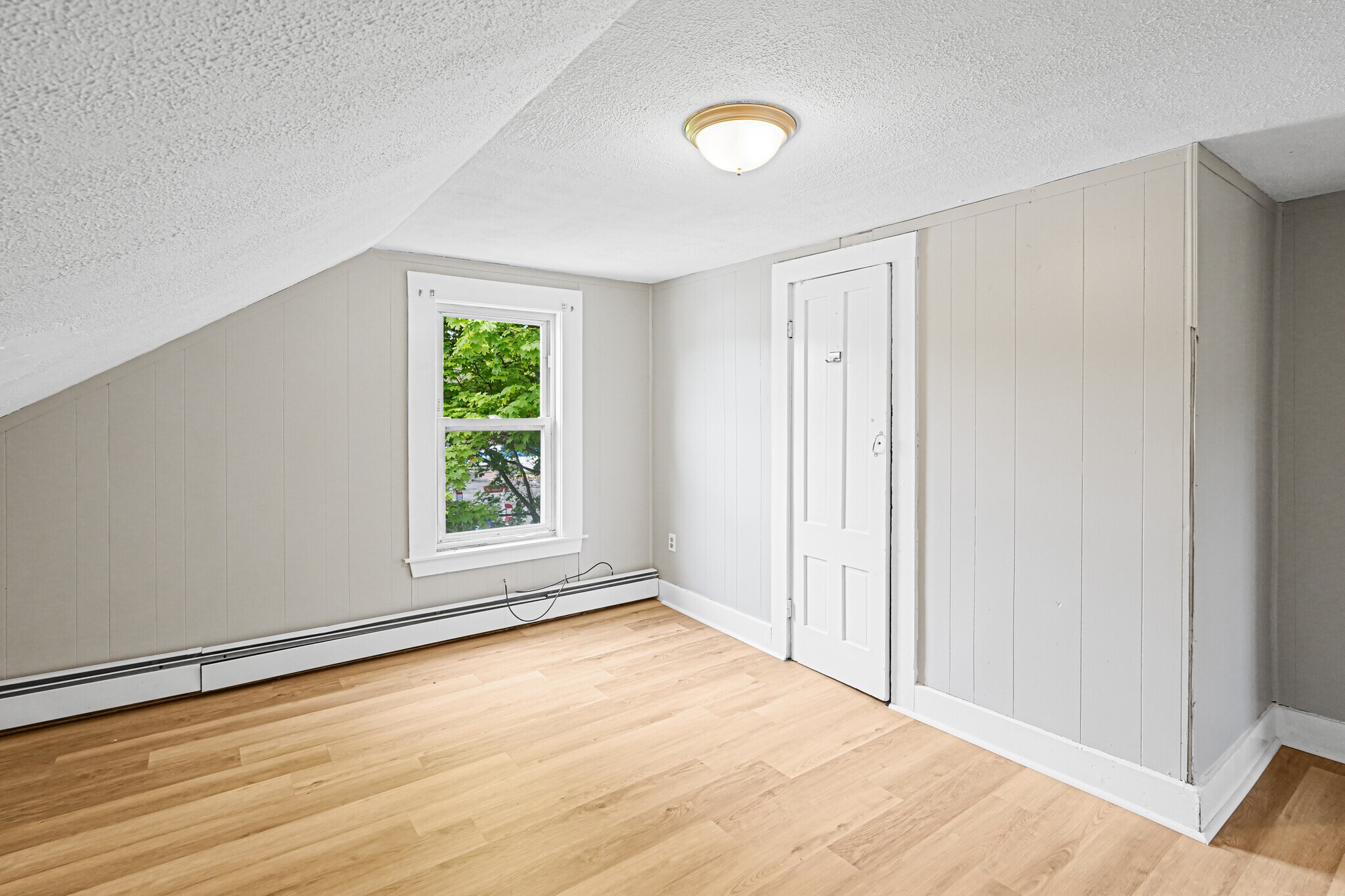 32-34 Worcester Rd Charlton, MA portefeuille de 2 biens à vendre sur LoopNet.fr Photo intérieure– Image 1 sur 12