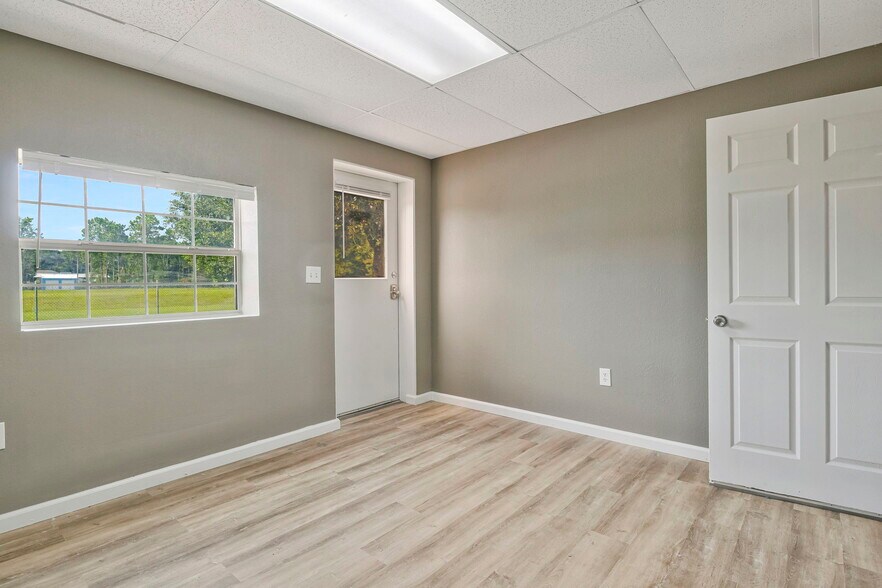 6317-6327 Dogwood Dr, Milton, FL à louer - Photo de l’immeuble – Image 3 sur 8