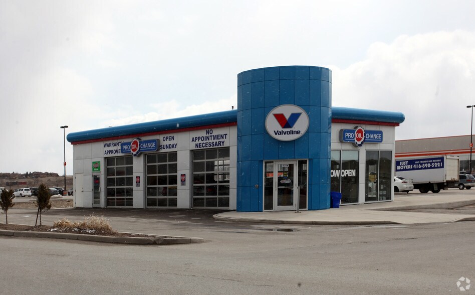 460-500 Holland St W, Bradford West Gwillimbury, ON à louer - Photo de l’immeuble – Image 3 sur 10