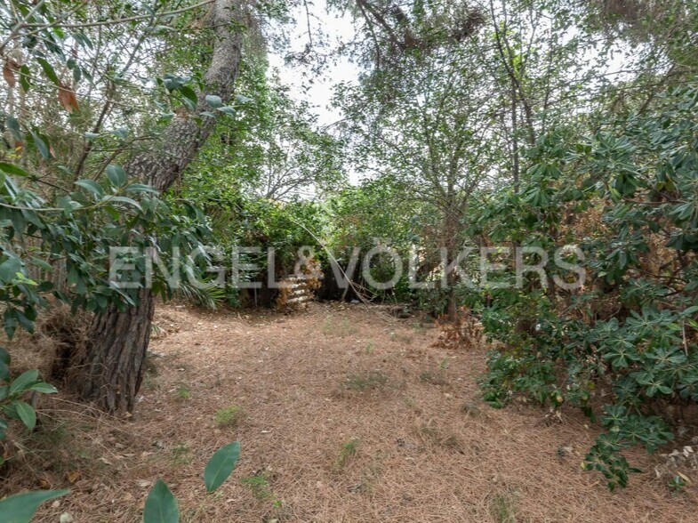 Terrain dans Barcelone, Barcelona à vendre - Photo de l’immeuble – Image 2 sur 4