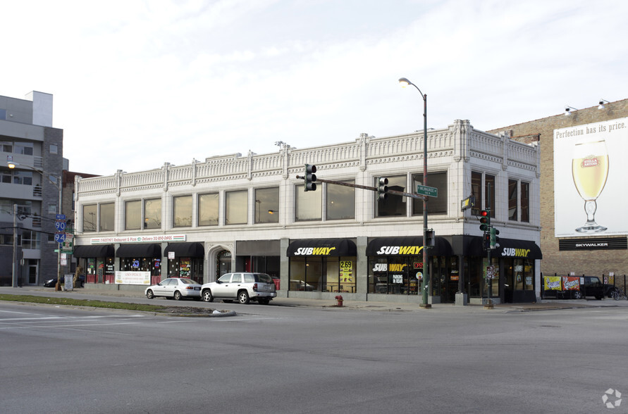 760 N Ogden Ave, Chicago, IL à louer - Photo de l’immeuble – Image 1 sur 21