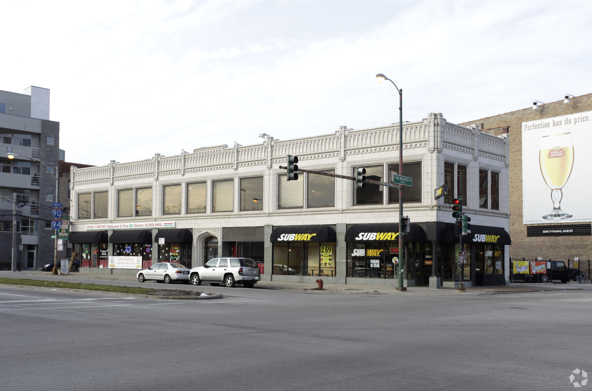 760 N Ogden Ave, Chicago, IL à louer Photo de l’immeuble– Image 1 sur 22