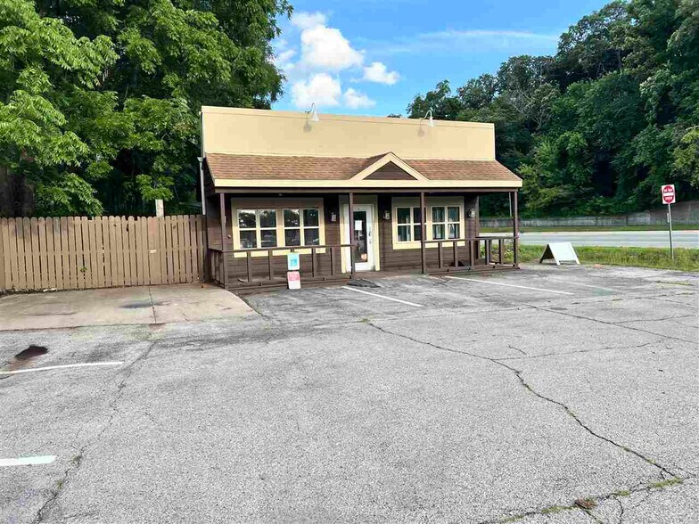 2 Rocky Shore Dr, Iowa City, IA à louer - Photo de l’immeuble – Image 2 sur 15