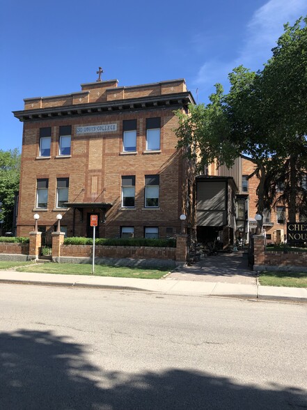 1101 Grafton Av, Moose Jaw, SK à vendre - Photo de l’immeuble – Image 2 sur 4