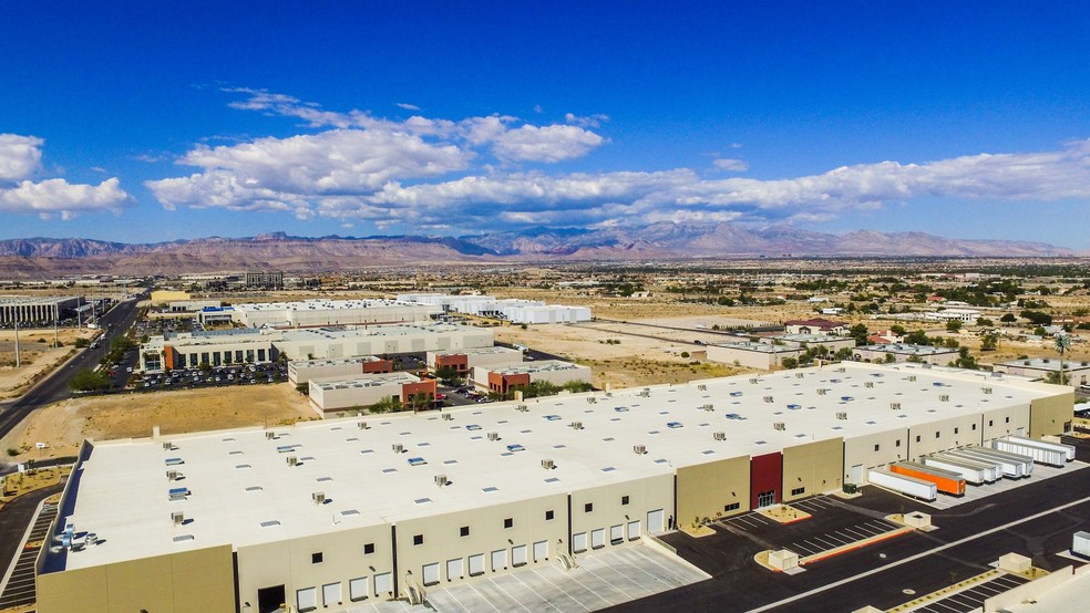 6425 S Jones Blvd, Las Vegas, NV à louer - Photo de l’immeuble – Image 3 sur 13