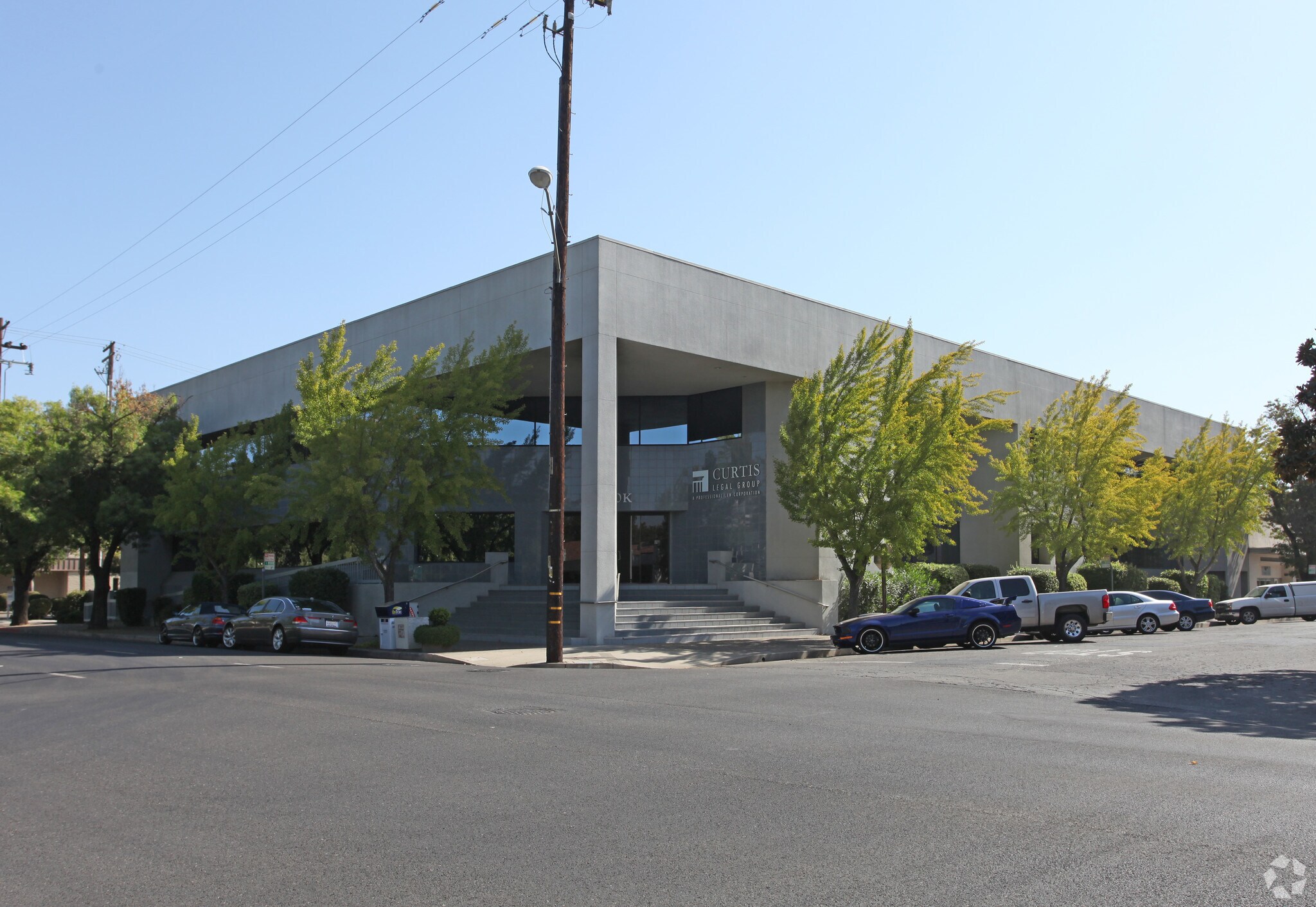 1300 K St, Modesto, CA à louer Photo de l’immeuble– Image 1 sur 5