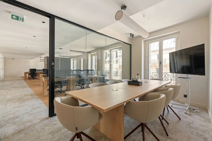 51 Rue Le Peletier, Paris à louer - Photo de l’immeuble – Image 1 sur 27