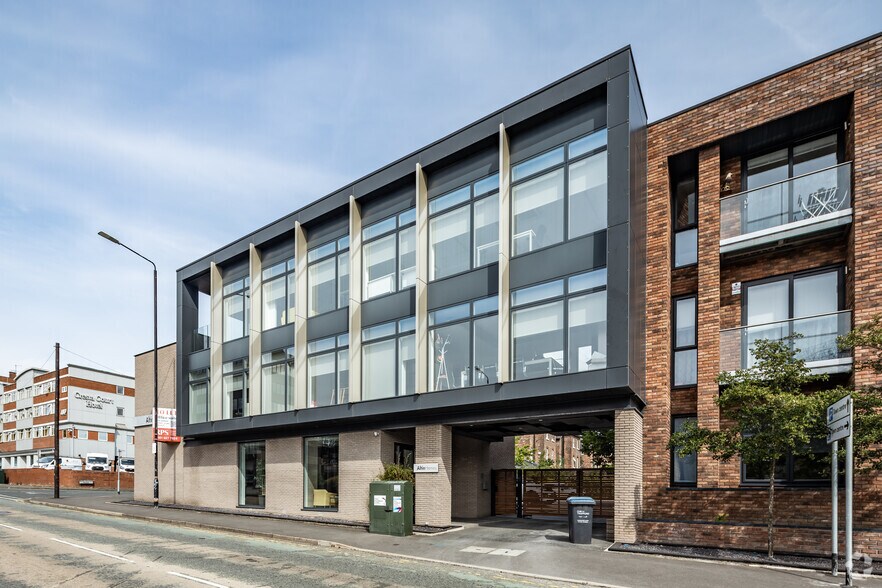 1A Woodlands Rd, Altrincham à louer - Photo de l’immeuble – Image 2 sur 3