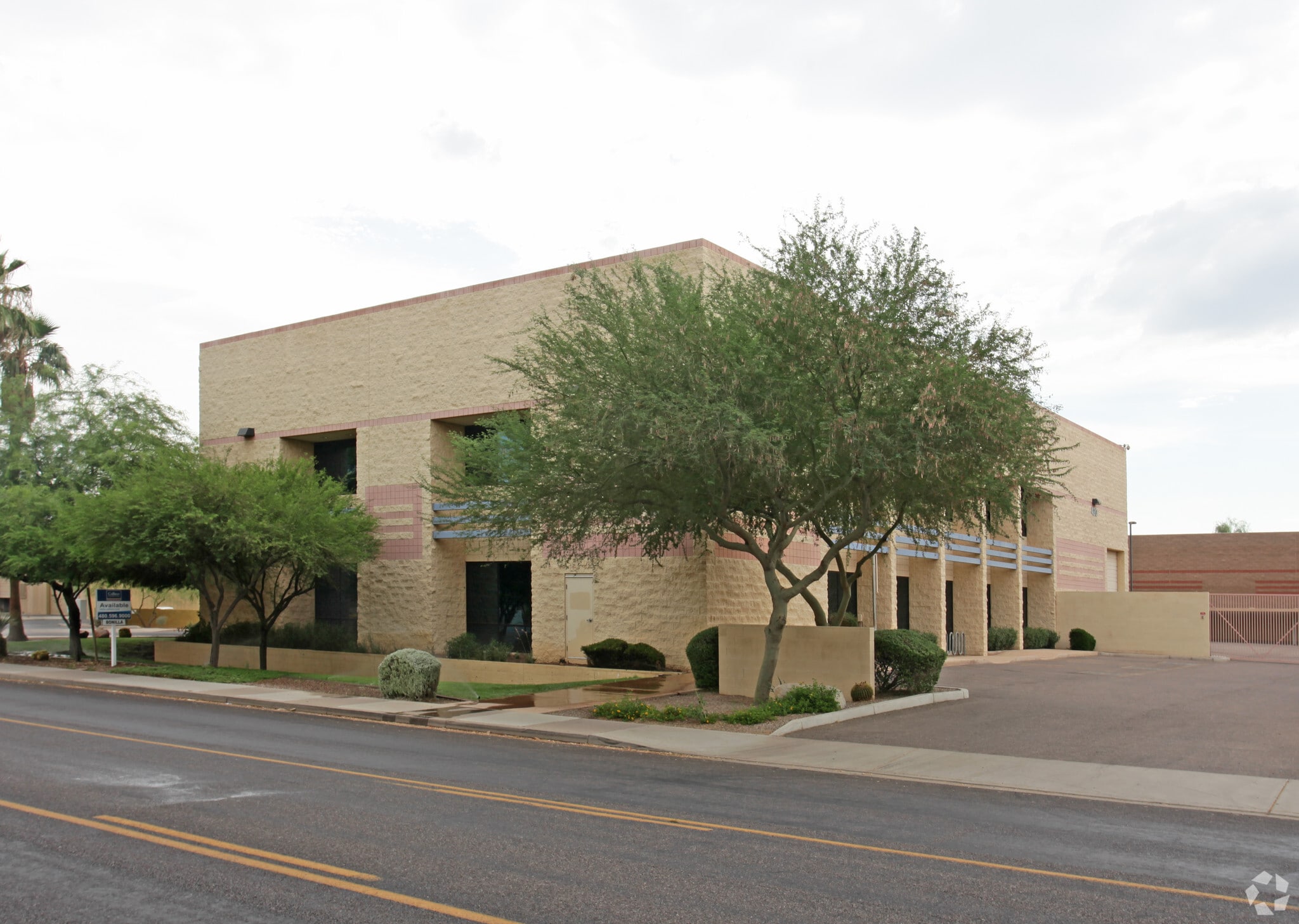 420 S Smith Rd, Tempe, AZ à vendre Photo principale– Image 1 sur 15