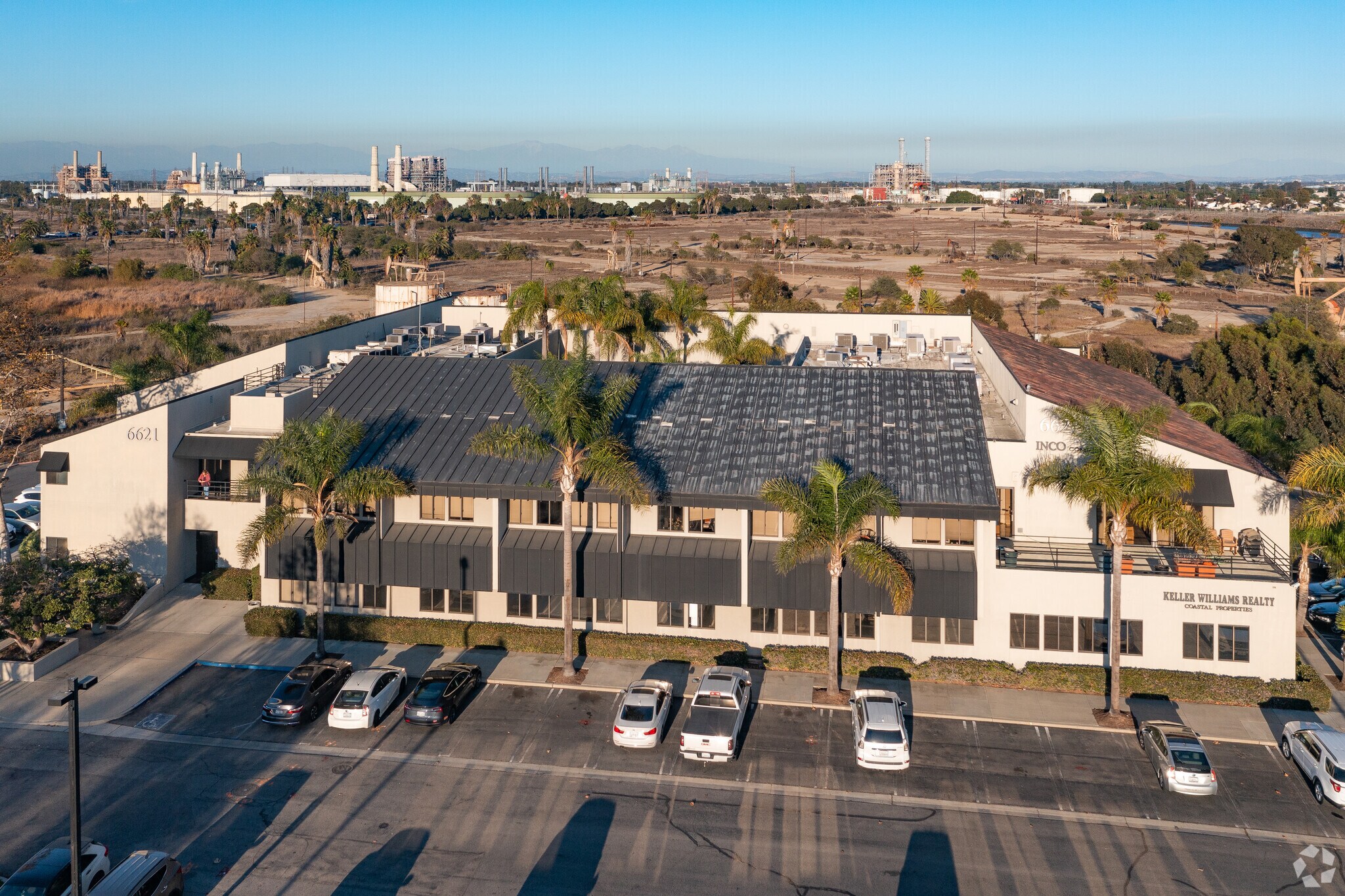 6621 E Pacific Coast Hwy, Long Beach, CA à vendre Photo principale– Image 1 sur 5