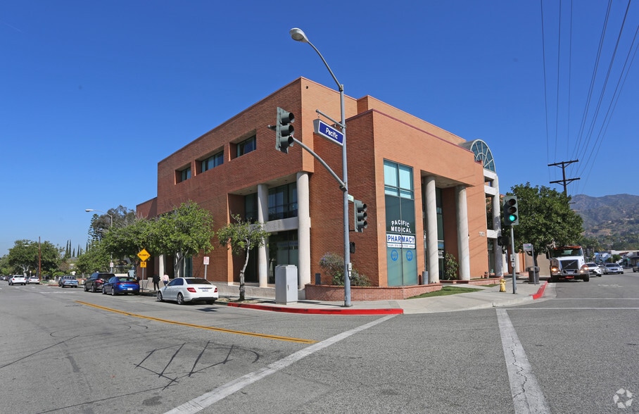 1101 N Pacific Ave, Glendale, CA à louer - Photo de l’immeuble – Image 1 sur 1