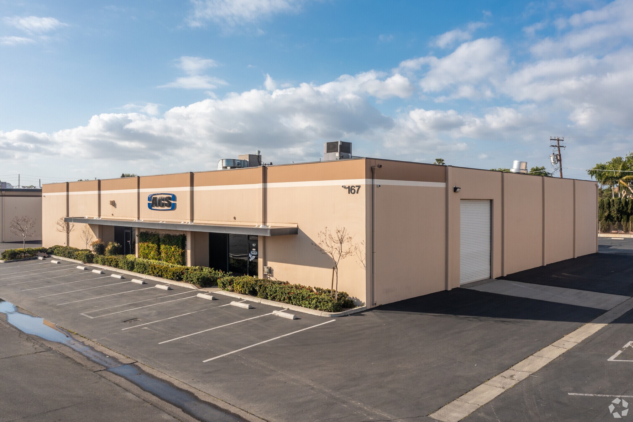 167-169 E Freedom Ave, Anaheim, CA à louer Photo principale– Image 1 sur 8
