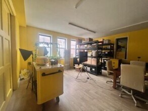 23-23 Borden Ave, Long Island City, NY à louer Photo intérieure– Image 1 sur 4