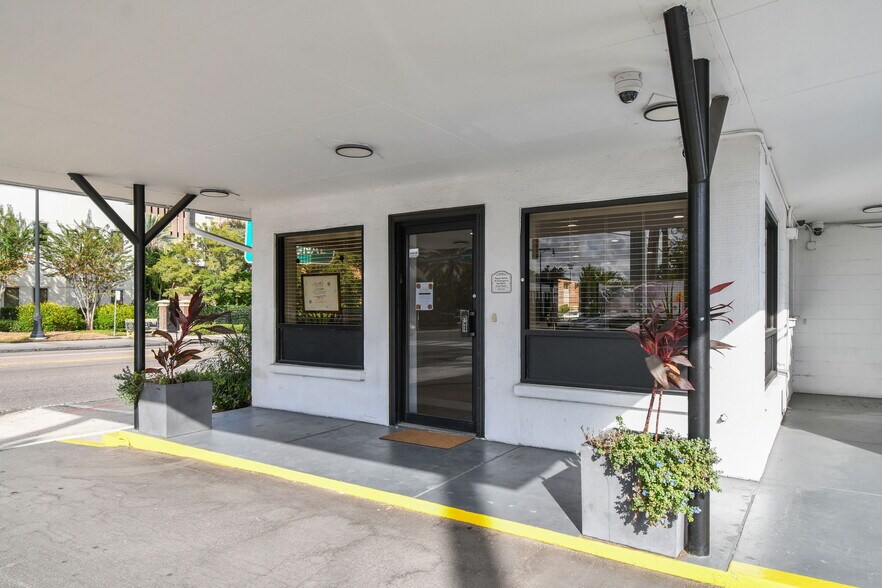 830 W Kennedy Blvd, Tampa, FL à louer - Photo de l’immeuble – Image 3 sur 7