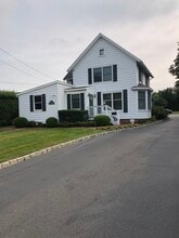 270 N Sea Rd, Southampton, NY à louer Photo de l’immeuble– Image 1 sur 4