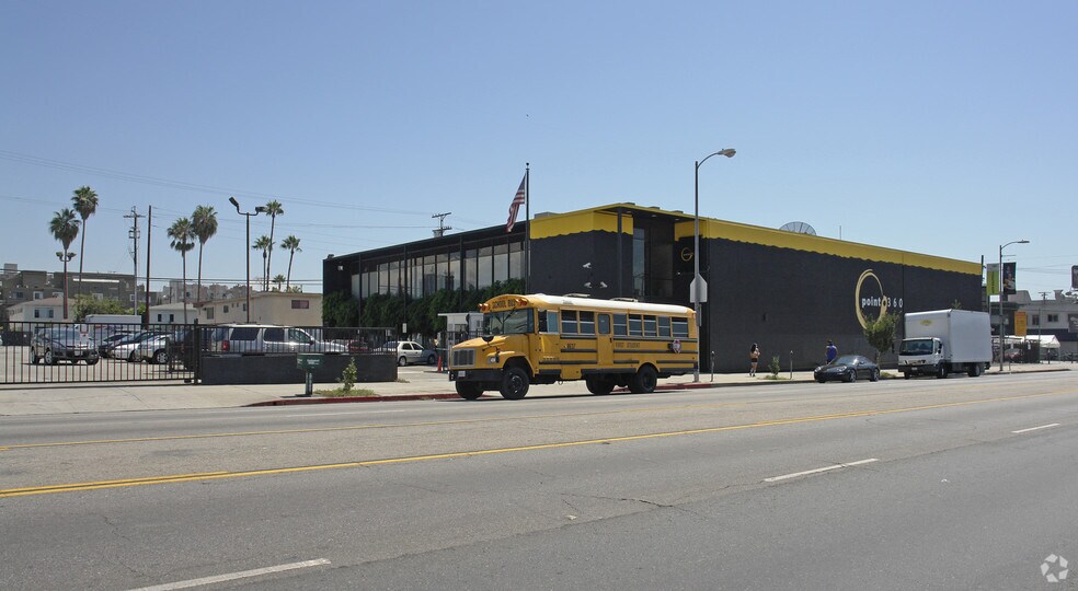 1220 N Highland Ave, Los Angeles, CA à louer - Photo de l’immeuble – Image 2 sur 6