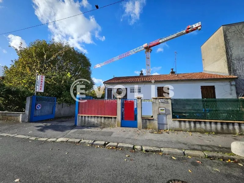 Local d'activités dans Vitry-sur-Seine à vendre Photo de l’immeuble– Image 1 sur 15