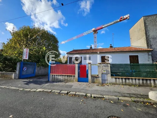 Plus de détails pour Local d’activités à vendre