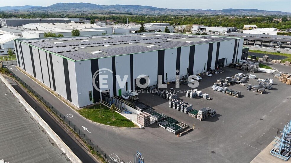 495 Rue Des Frères Lumière, Belleville-en-Beaujolais à louer - Photo de l’immeuble – Image 3 sur 23