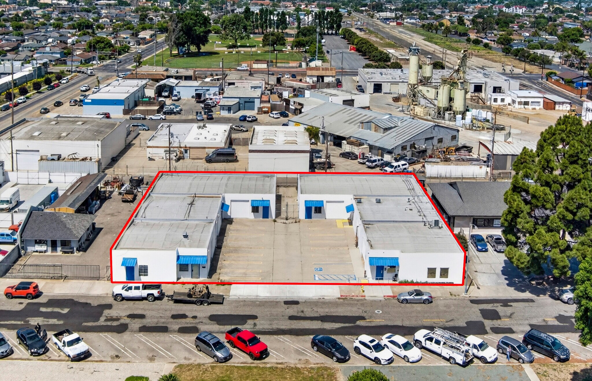 311-315 N Second St, Lompoc, CA à vendre Photo de l’immeuble– Image 1 sur 9