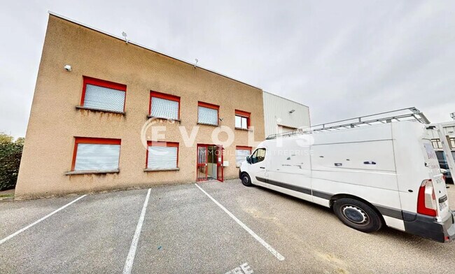 Plus de détails pour 5 Allée Des Erables, Vénissieux - Bureau, Local d'activités à louer