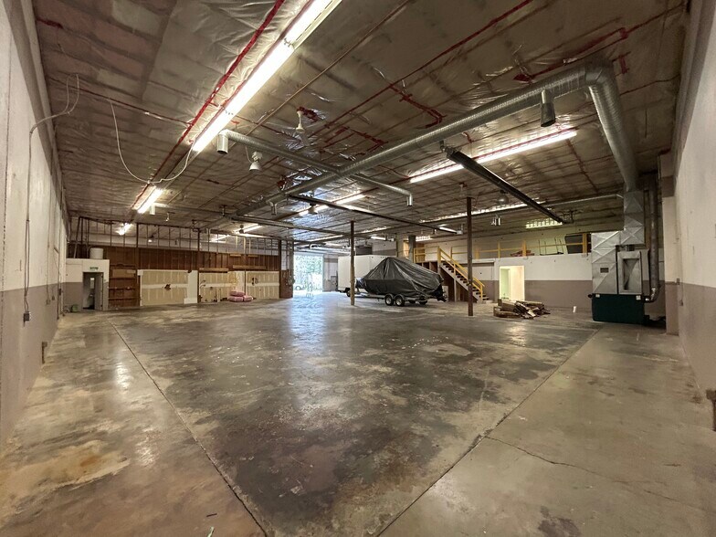 961 Dunford Ave, Langford, BC à vendre - Photo intérieure – Image 3 sur 7