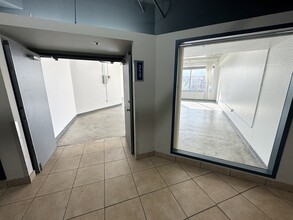 305 E 9th St, Los Angeles, CA à louer Photo intérieure– Image 1 sur 11