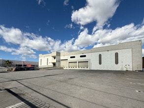 2335 E 27th St, Los Angeles, CA à louer Photo intérieure– Image 1 sur 8