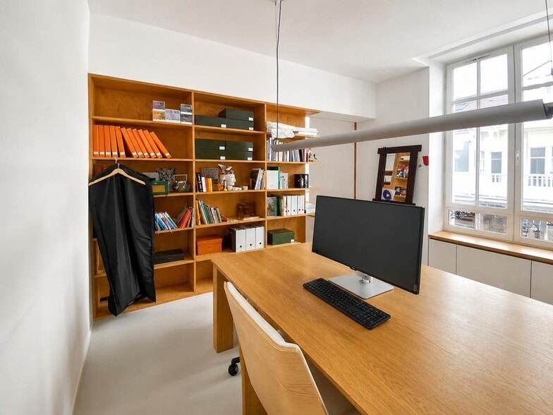 38 Rue Marguerite De Rochechouart, Paris à louer - Photo de l’immeuble – Image 1 sur 6
