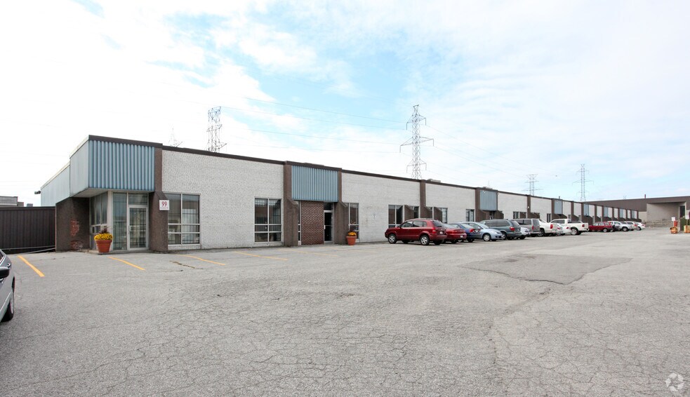 99 Brisbane Rd, Toronto, ON à louer - Photo principale – Image 1 sur 3