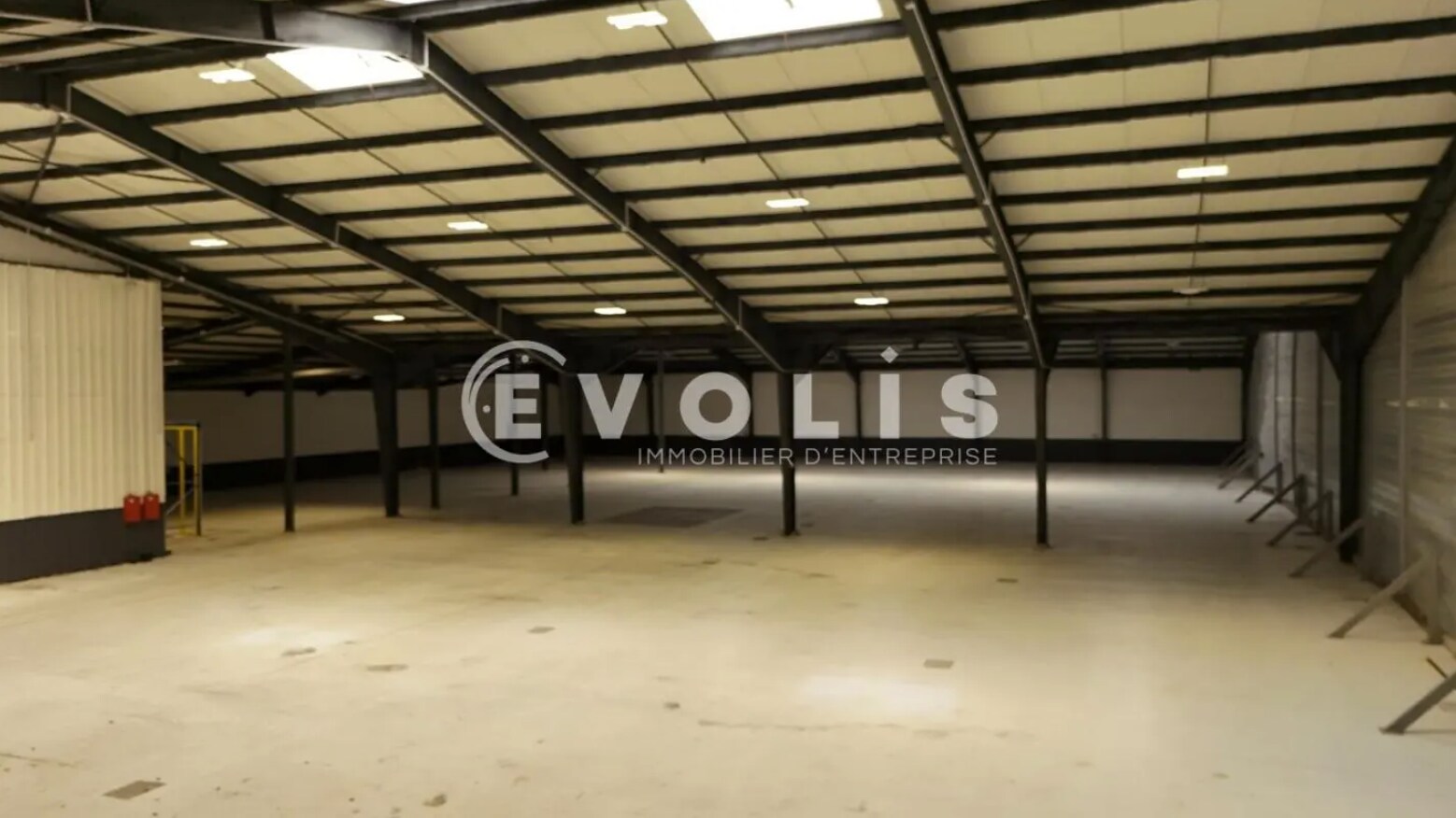 Local d’activités dans Châteaurenard à louer Photo intérieure– Image 1 sur 3
