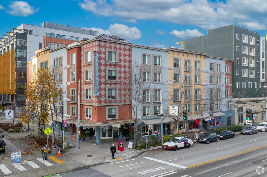 2301 3rd Ave, Seattle, WA à vendre - Photo principale – Image 1 sur 58
