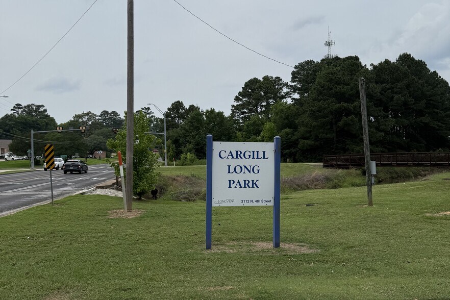 N. Fourth St./Clinic Drive, Longview, TX à vendre - Photo principale – Image 1 sur 3