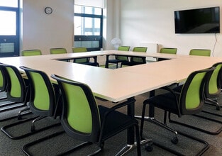 3-5 Holmethorpe Av, Redhill à louer Photo intérieure– Image 2 sur 10