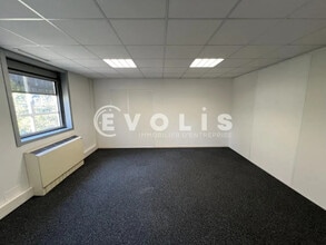 Bureau dans Noisy-le-Grand à vendre Photo intérieure– Image 2 sur 15