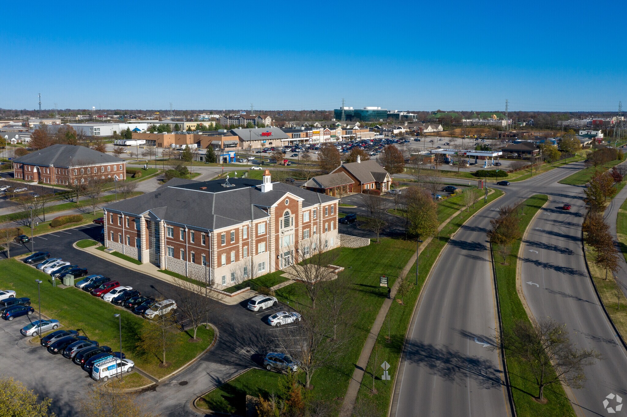 424 Lewis Hargett Cir, Lexington, KY à louer Aérien– Image 1 sur 23