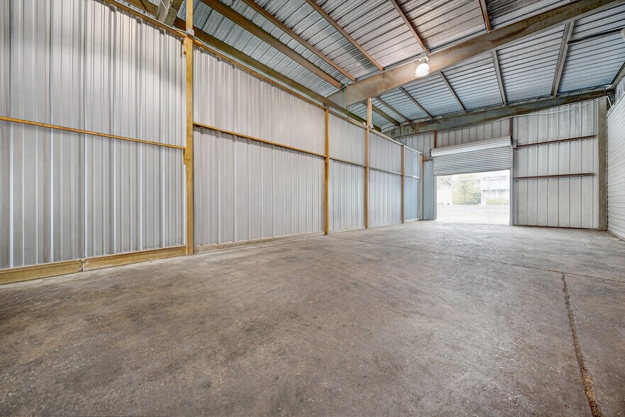 307 E Alamo St, Brenham, TX à vendre - Photo de l’immeuble – Image 2 sur 51