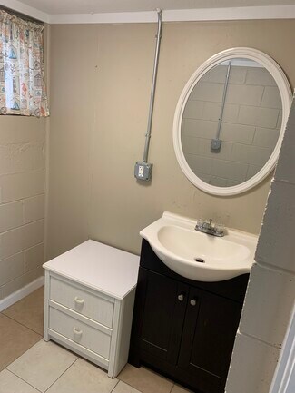 Plus de détails pour 92-102 N John Sims Pky, Valparaiso, FL - Local commercial à louer
