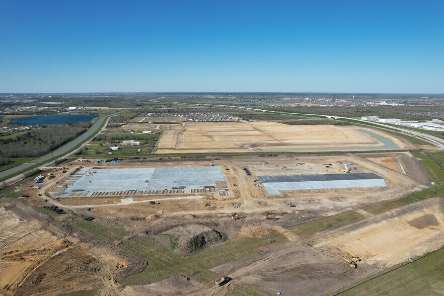 19454 Needlepoint Rd, Baytown, TX à vendre - Photo de la construction – Image 3 sur 3