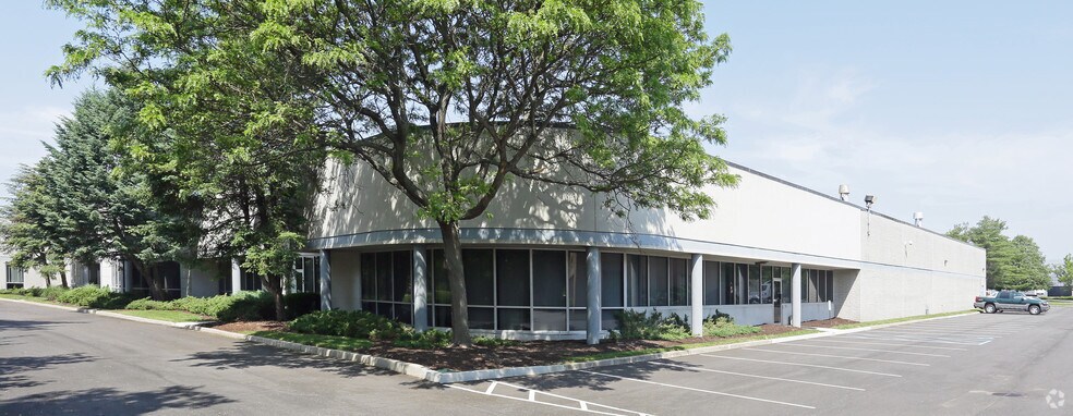 200-230 Sea Ln, Farmingdale, NY à louer - Photo de l’immeuble – Image 3 sur 20