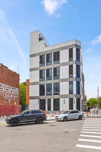 Plus de détails pour 11072 Corona Ave, Flushing, NY - Bureau, Bureau/Local commercial à louer
