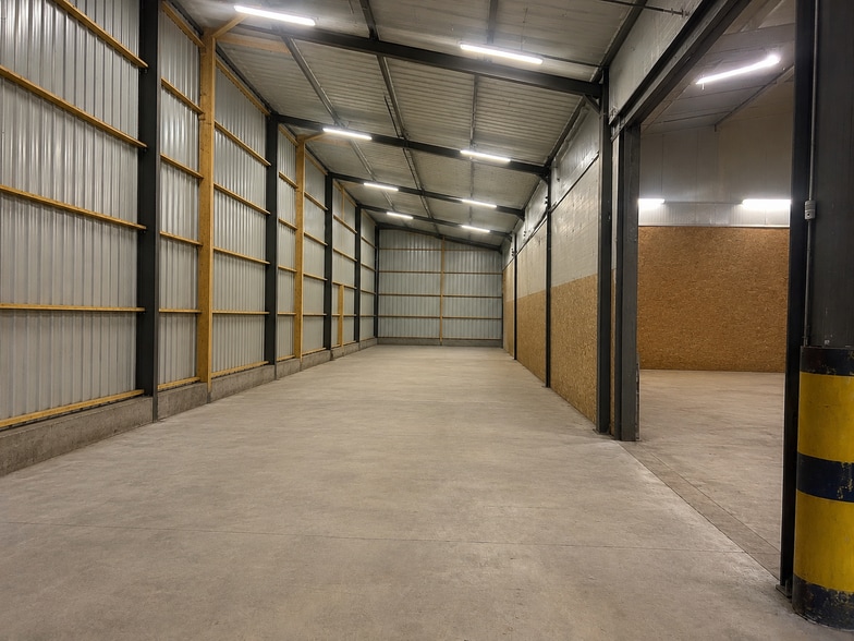Industriel/Logistique dans Pontivy à louer - Photo intérieure – Image 2 sur 7