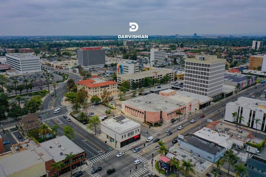 700 N Main St, Santa Ana, CA à louer - Aérien – Image 2 sur 16