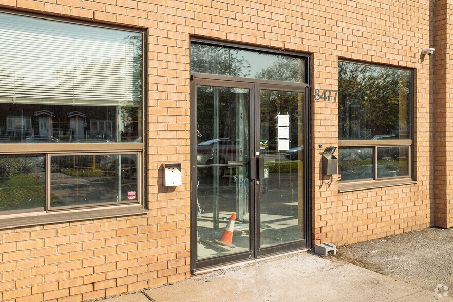 8477 Rue Cordner, Montréal, QC à vendre - Photo de l’immeuble – Image 3 sur 7