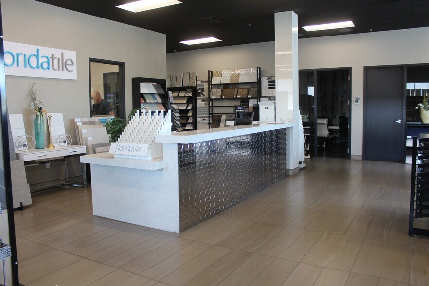 2181 W California Ave, Salt Lake City, UT à louer - Photo de l’immeuble – Image 3 sur 8