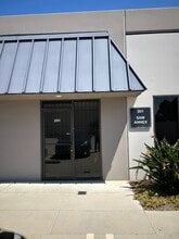 1815 W 205th St, Torrance, CA à louer Hall d’entrée– Image 2 sur 4