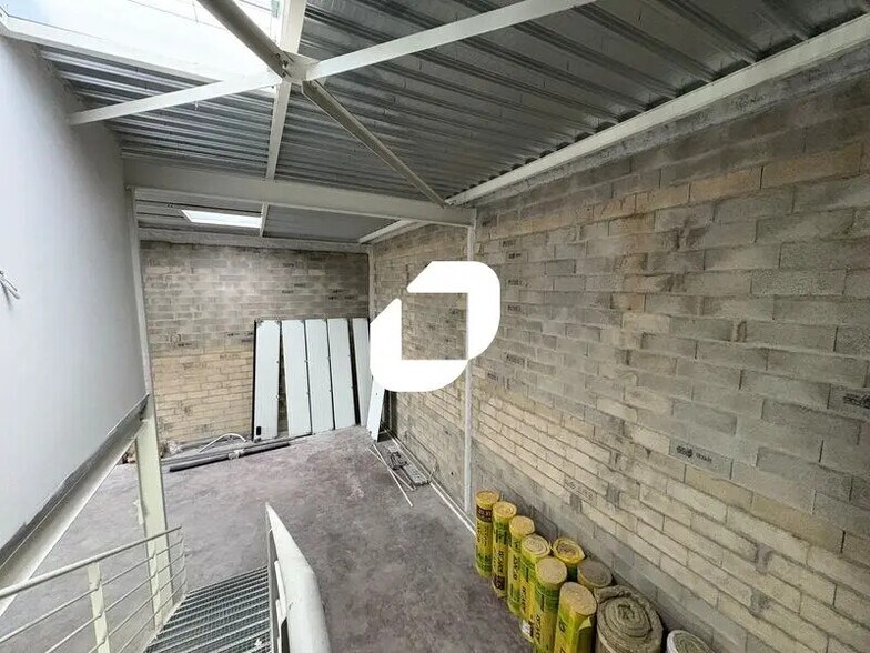 Local d'activités dans Plaisir à vendre - Photo intérieure – Image 3 sur 7